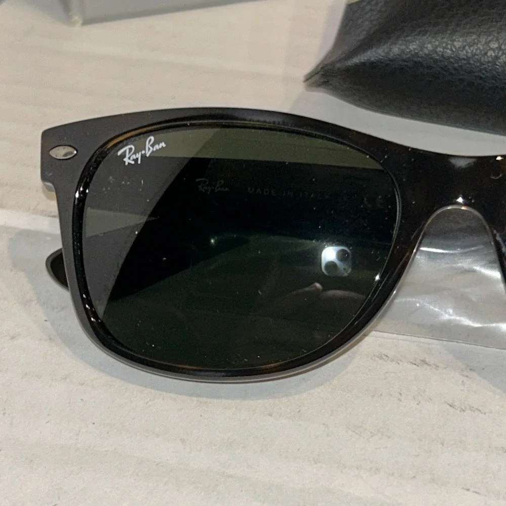 Ray-Ban New Wayfarer Tortoise/Green Classic G-15 55 mm Sunglasses RB2132 C1